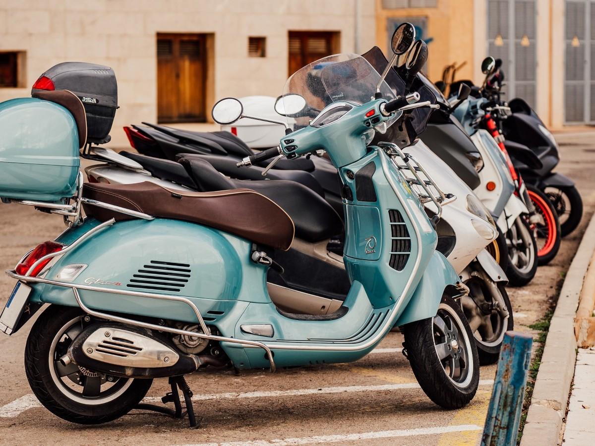 Explora Tenerife en Scooter La Opcion de Alquiler Perfecta con Mariposarent