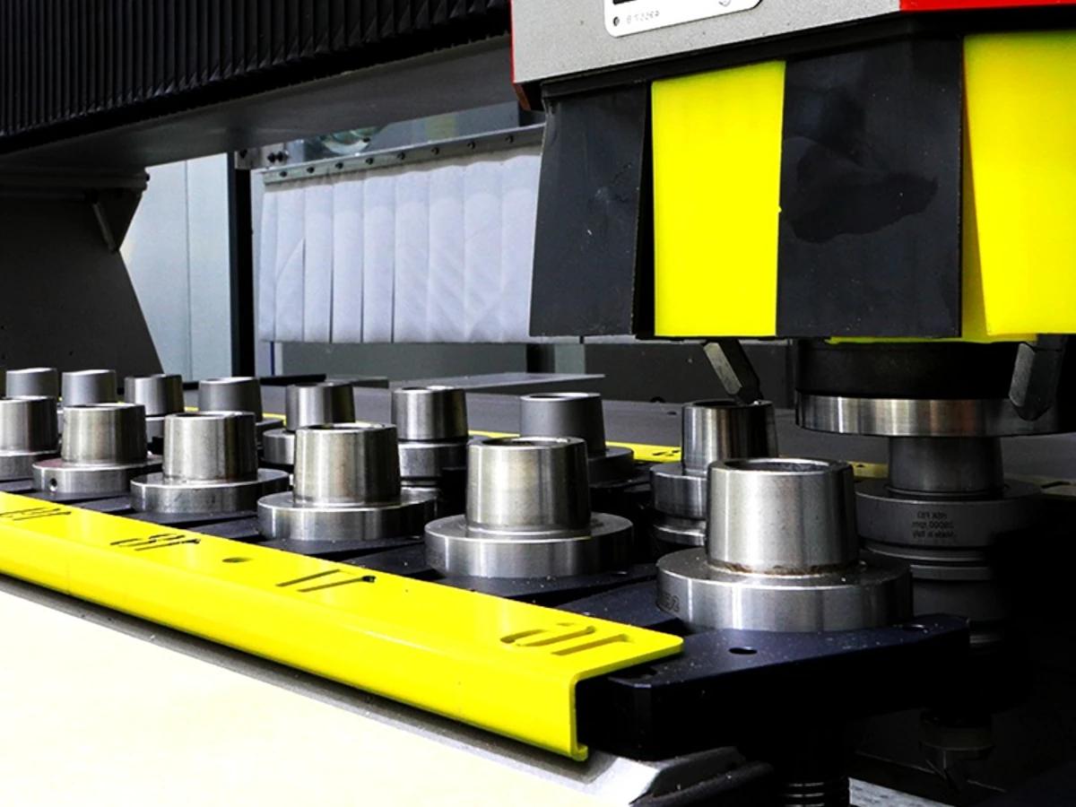 CNC Milling Machine Manufacturers: What to Look For